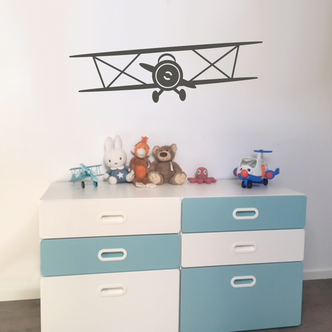 vliegtuig-dubbeldekker-muursticker-kinderkamer-babykamer vliegtuig-dubbeldekker-muursticker-kinderkamer-babykamer