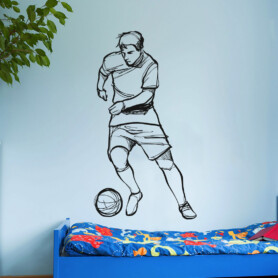 voetballer-muursticker-zwart-lopent-dribbelen-schieten