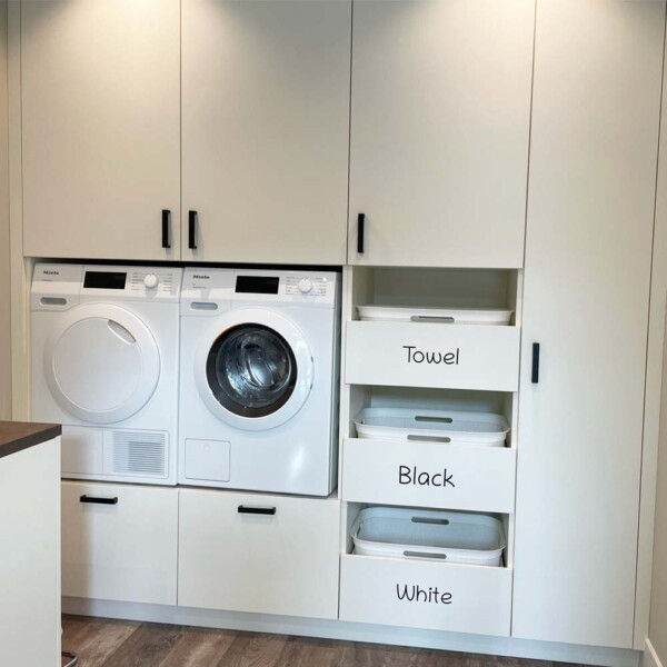 washok ideeen inspiratie sticker emblemen tekens opbergkast klein groot wasruimte ikea zolder washokkasten stickers steigerhout karwei opberg ruimte