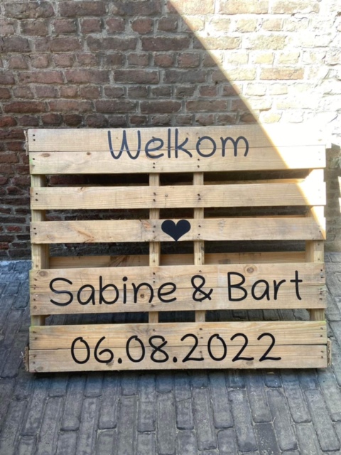 sticker op hout