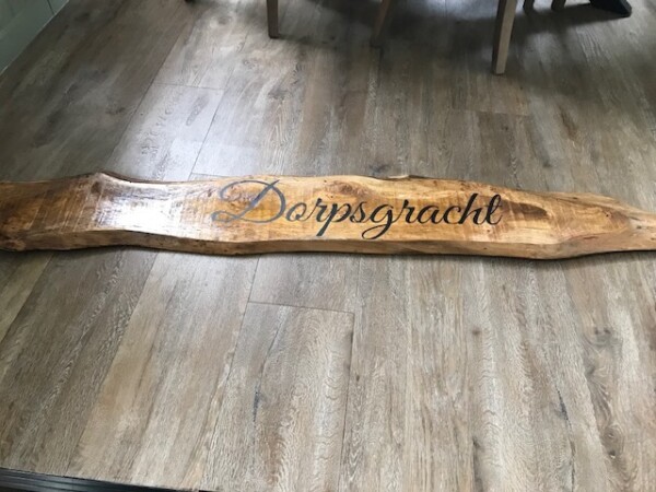 stickers op hout plakken hoe kan dat lakken